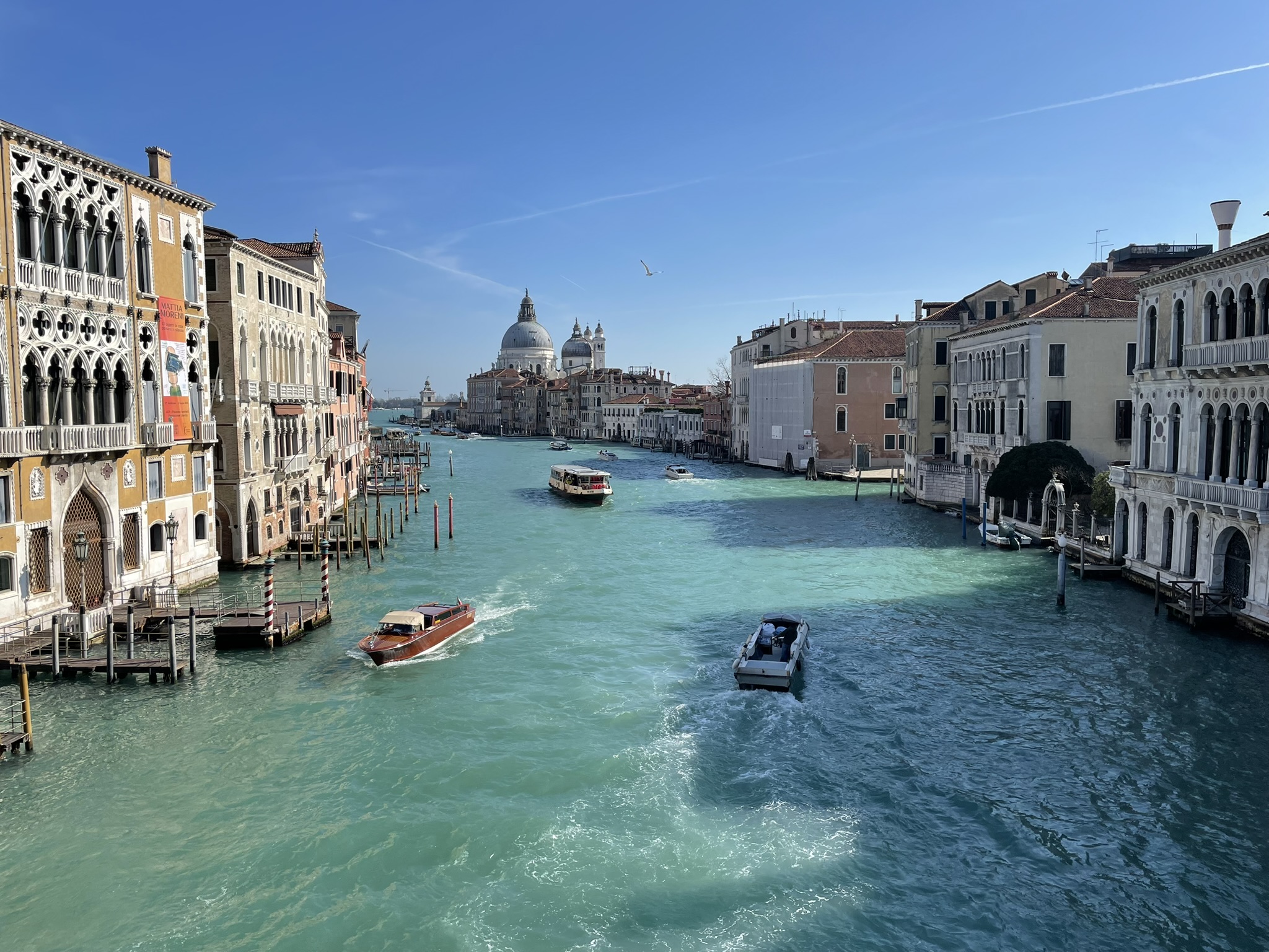 Il Canal Grande dal Ponte dell’Accademia, con la Basilica di Santa Maria della Salute a Venezia